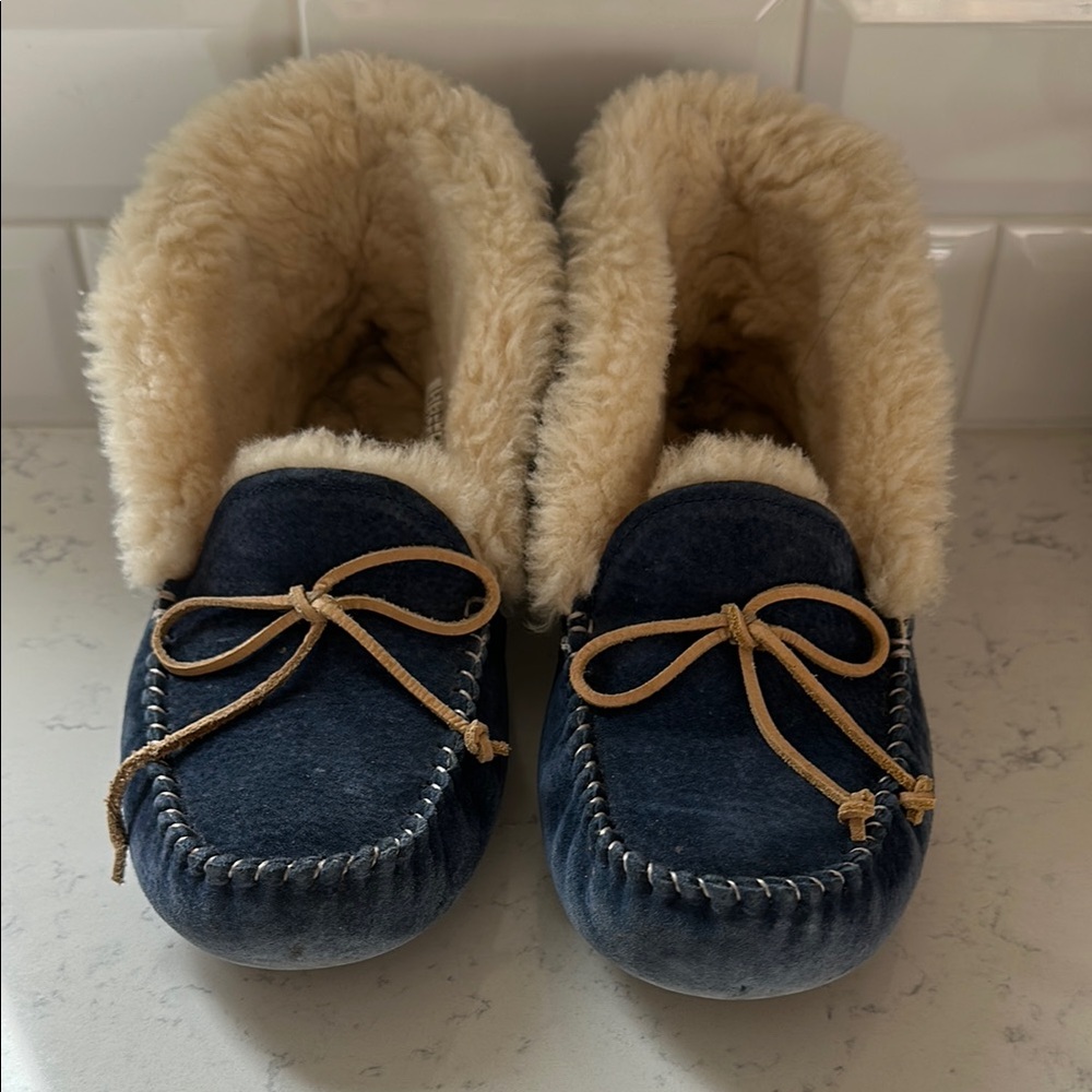 UGG Cozy Blue and Cream Moccasin Slippers Size 8